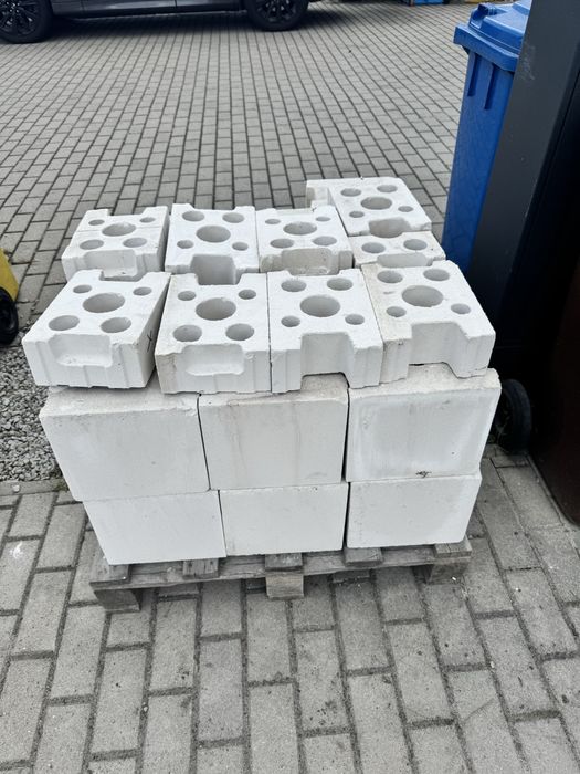 Bloczek silikatowy U18L 248X180X220 KL.15