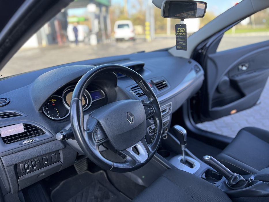 Гарний доглянутий автомобіль !