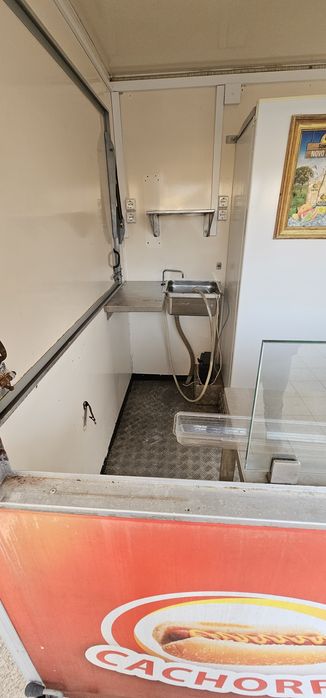 Roulote comercio bebidas e comida