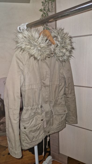 Жіночий теплий верхній одяг