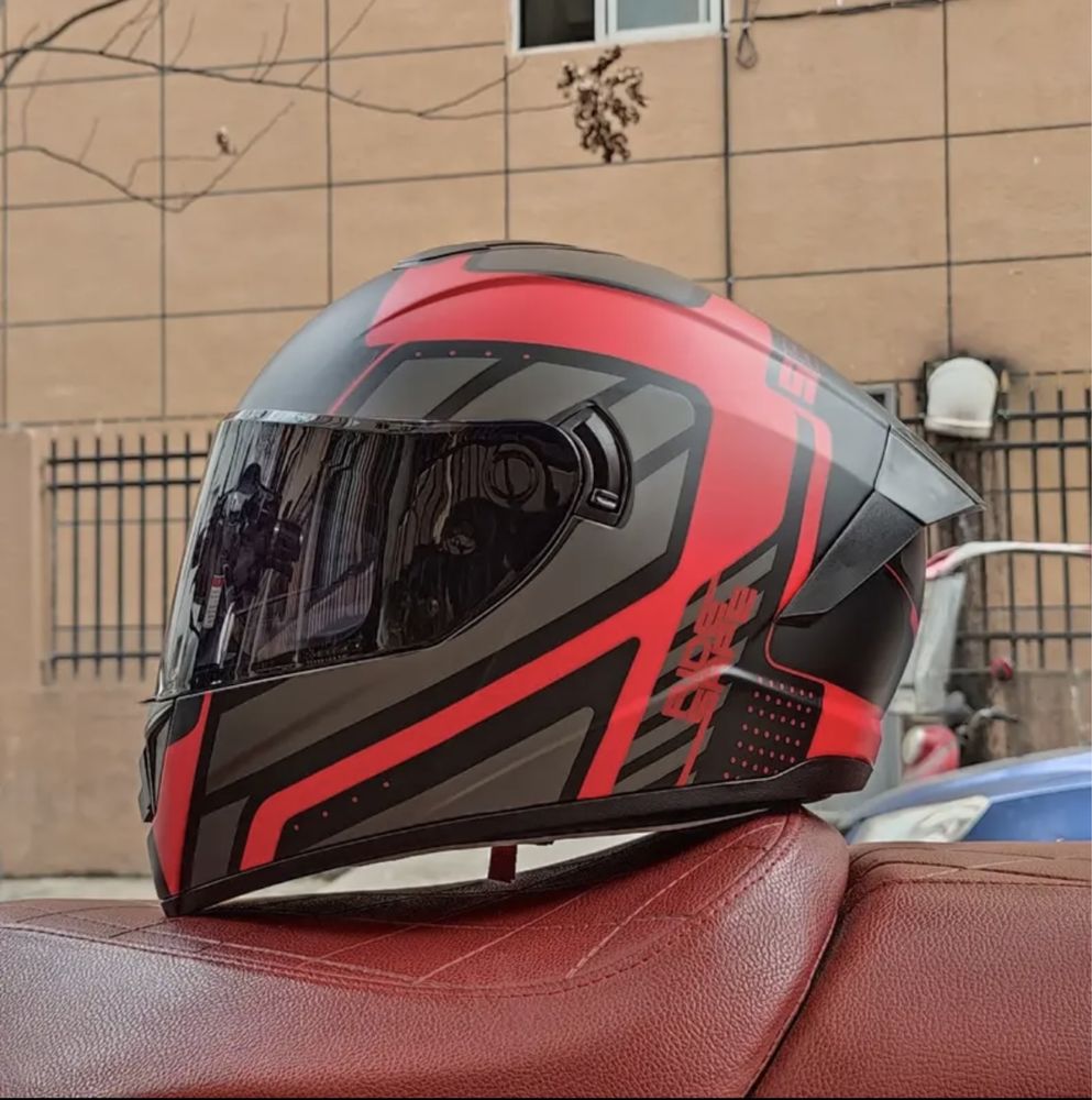 Capacete (helmet)