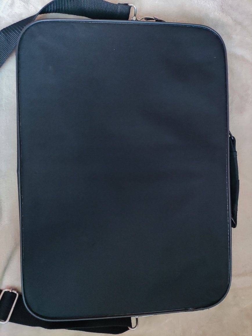Torba na laptopa Esperanza, ok 15,6" - 17" Usztywniane brzegi.