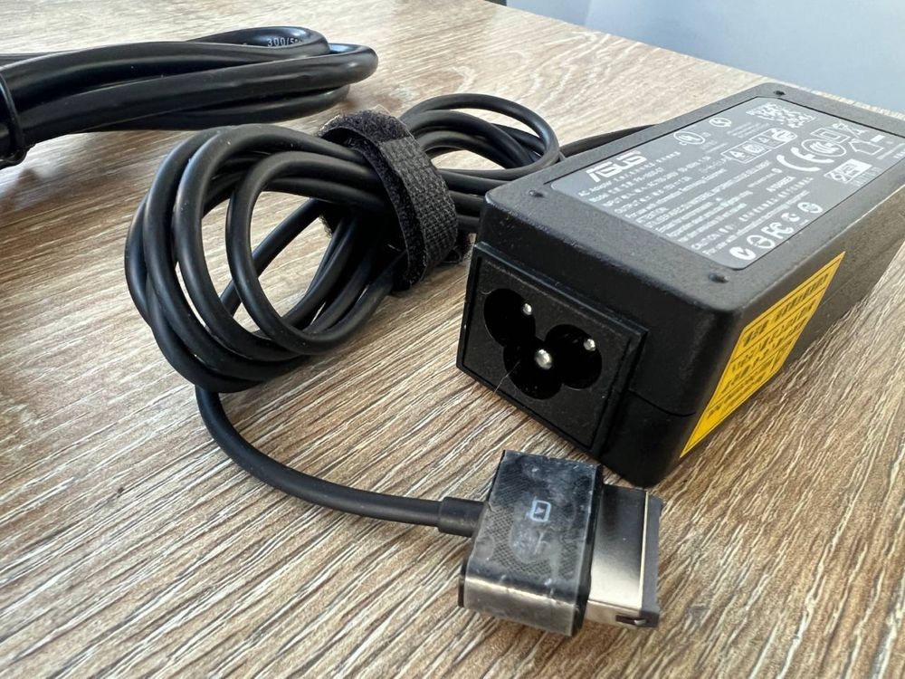 Блок живлення для до Asus 15V 1.2A 18W TF101 40 Pin зарядне зарядка