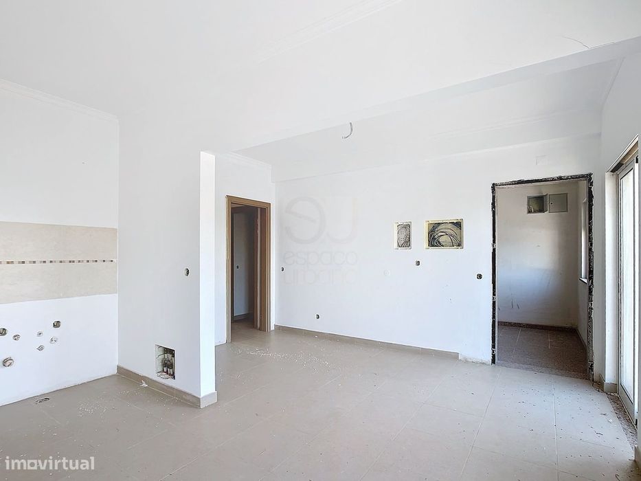 Tunes - Lote Terreno Com Construção Concluída a 84%