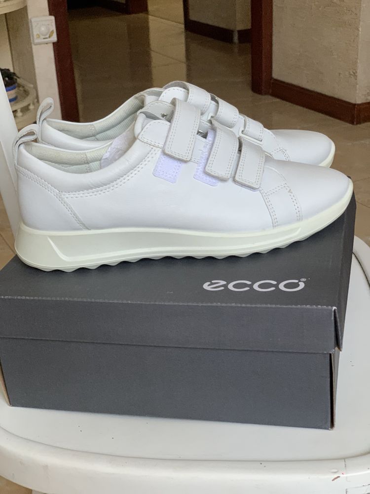 Белые Ecco кроссовки ( макасины), туфли