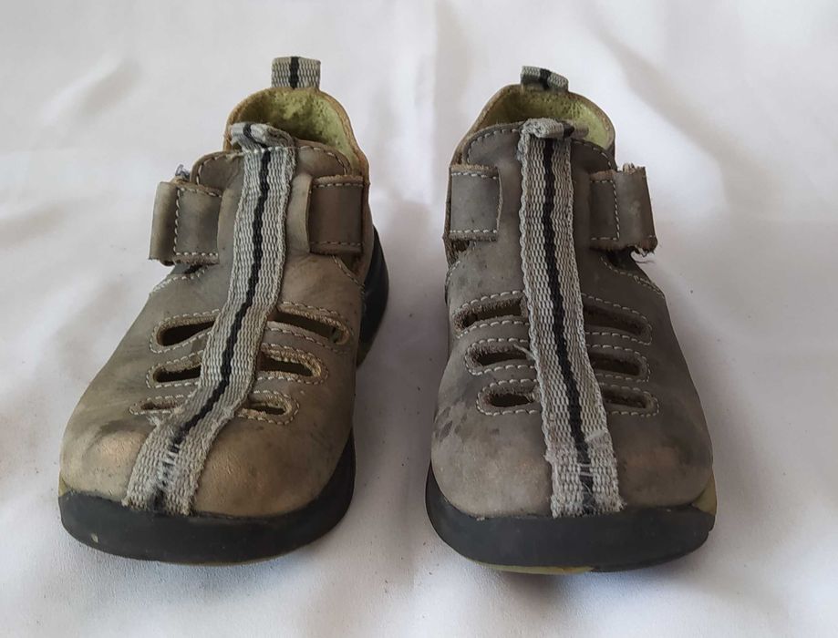 Buty dziecięce – DM’s – sandały