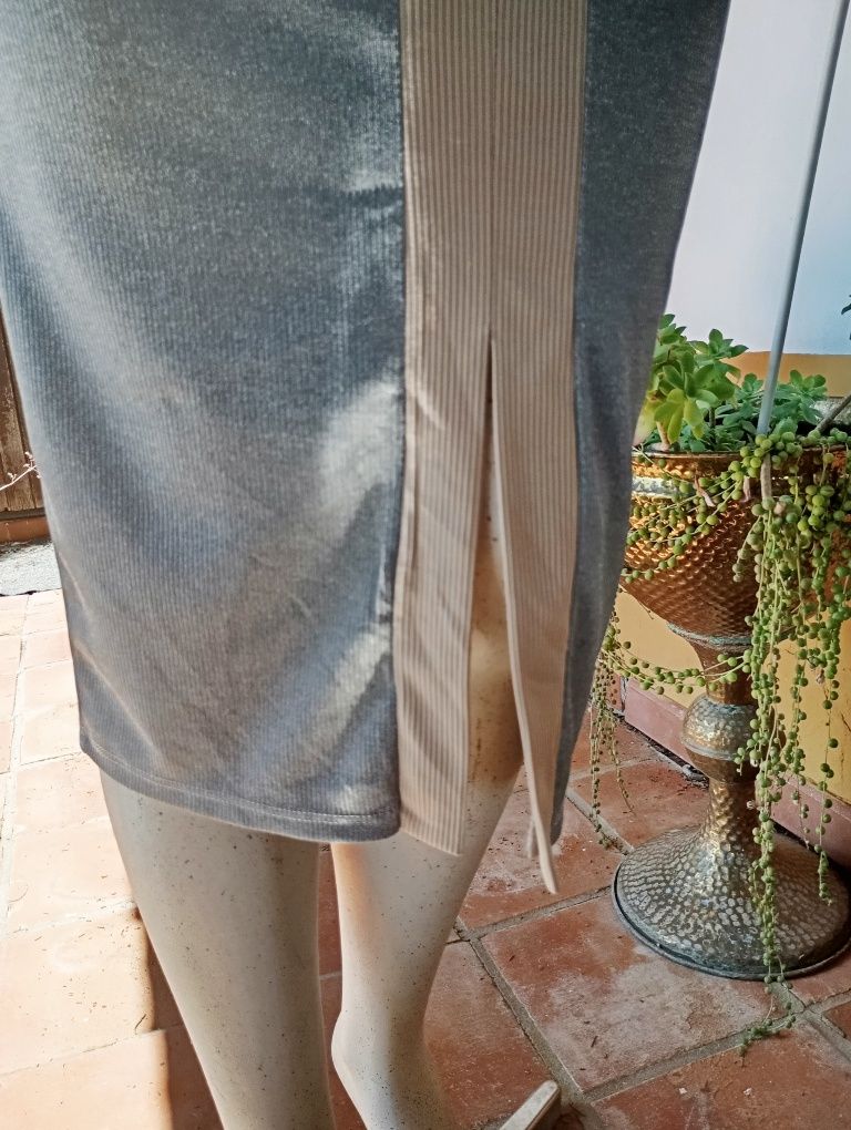 Conjunto saia e camisola curta