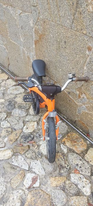 Bicicleta criança BMW em ótimo estado de conservação.