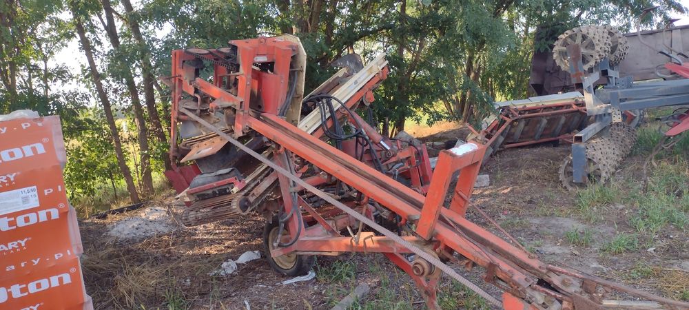 Sprzedam kombajn Simon do zbioru marchwi pietruszki buraczka