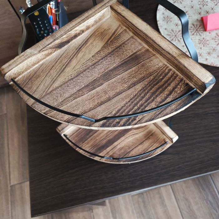 Półka.  narożna  drewniana