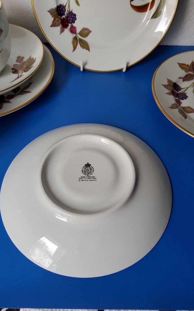 Порцелянові чайні пари Royal Worcester Evesham gold