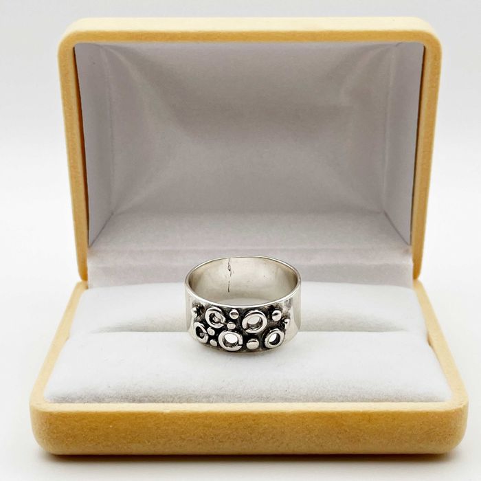 Rytosztuka Srebrny Pierścionek Obrączka J. Kurzawska 1973