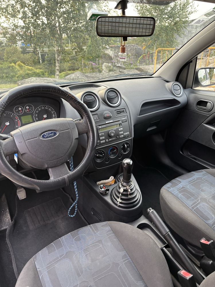 Ford Fiesta 1.4 | Ano 2006 | Económico e Fiável