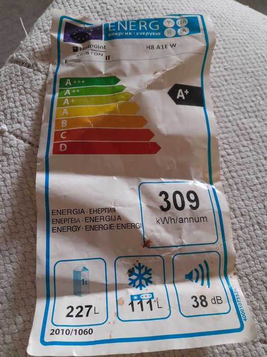 Vendo acessórios frigorífico (combinado) da marca Ariston-Hotpoint