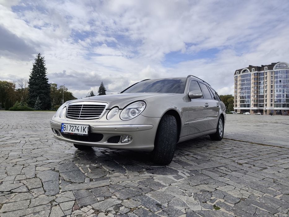 Mercedes-Benz E  2004