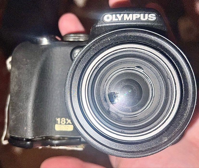 Olympus SP-590UZ – legendarny superzoom 26×