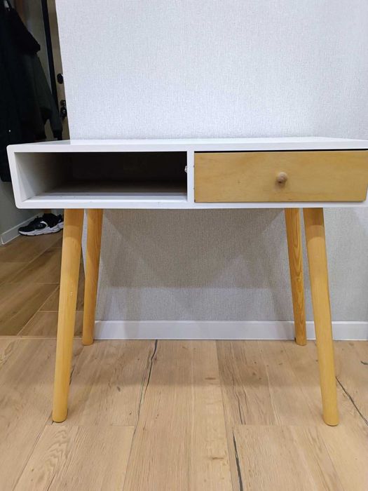 Столик деревяний