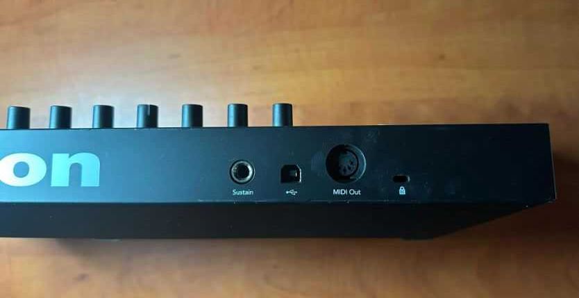 Novation Launchkey 25 MK3