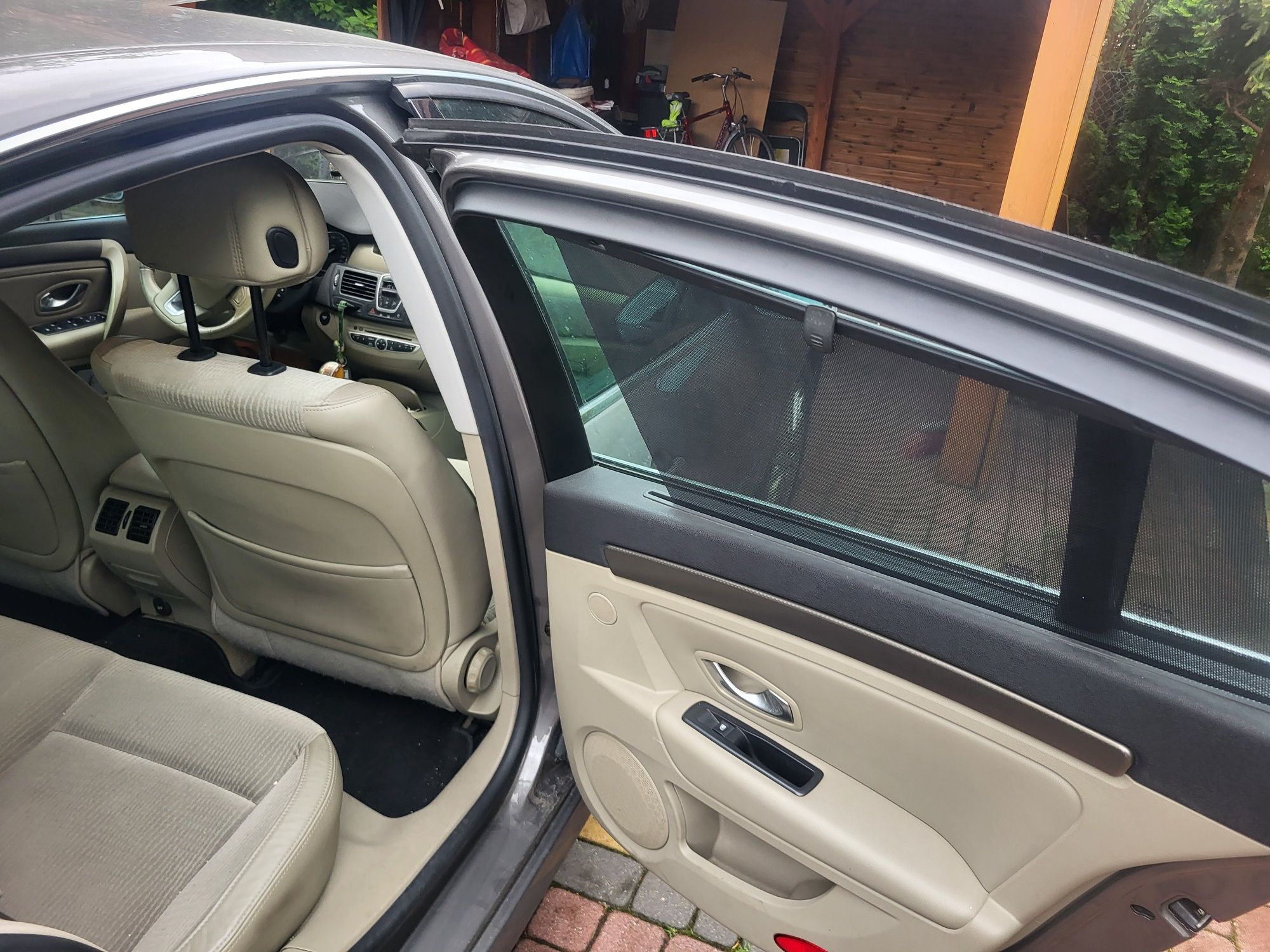 Sprzedam renault laguna 3   2.0 d