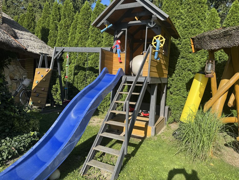 Plac zabaw w stanie bardzo dobrym