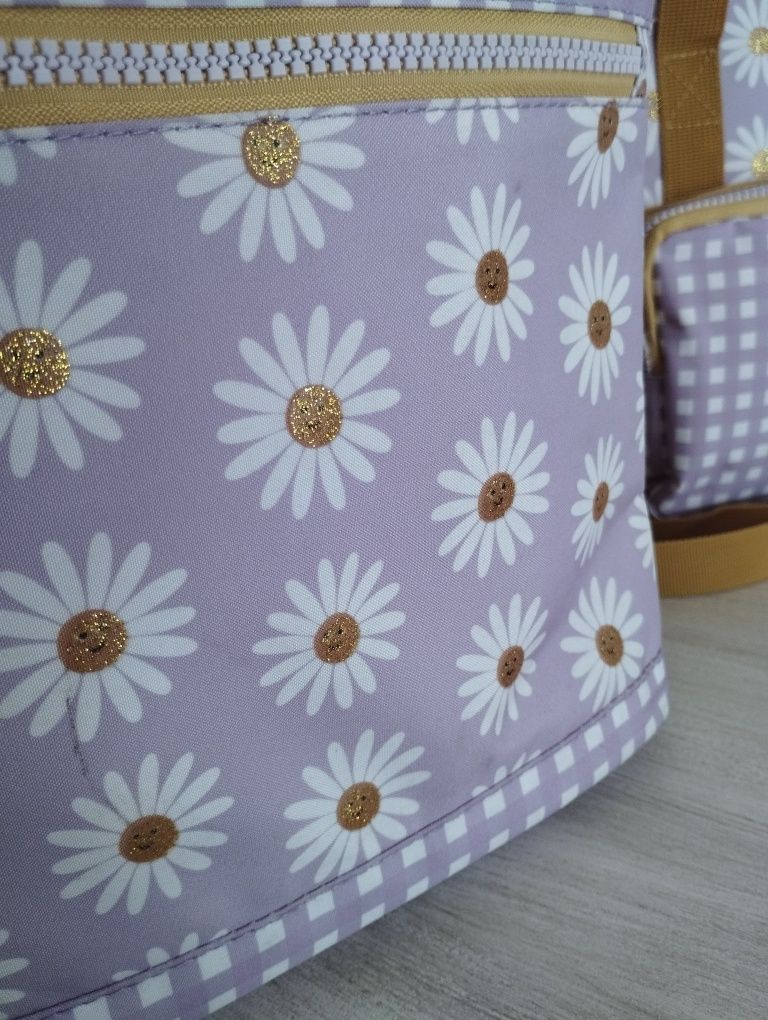 Mochila e lancheira novas