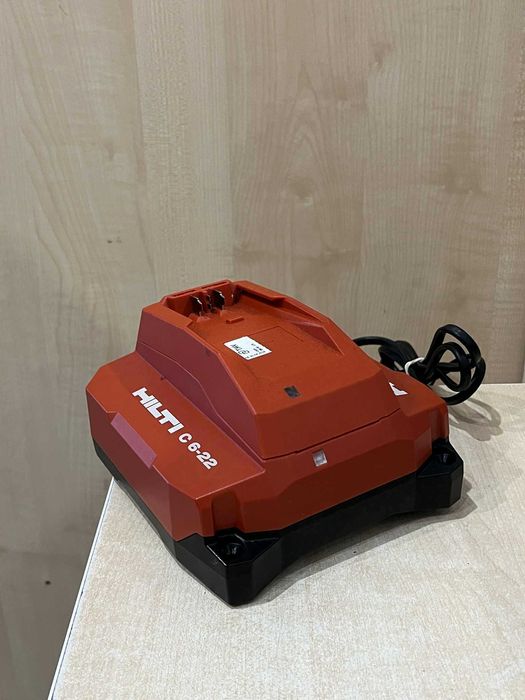 Szybka ładowarka, prostownik Hilti C 6-22/06.2023/Komis Krzysiek