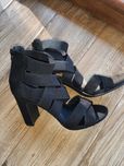 Buty na obcasie.