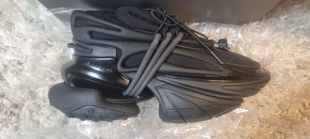 Nowe buty czarne Balmain rozmiar 39