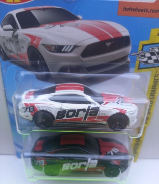 Hot wheels conj 2 - 2015 ford mustang GT