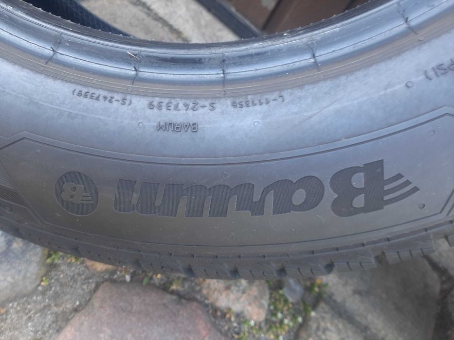 Dwie opony zimowe Barum Polaris 5 215/60 R16 99H jak nowe
