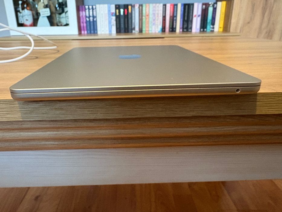 Apple MacBook Air 13,6" M2 16GB RAM 256GB Dysk Kolor Starlight