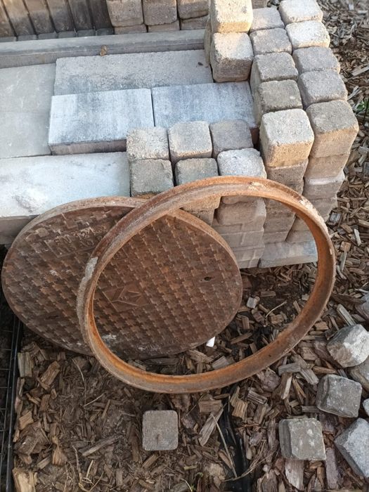 Pokrywa wieko stydzienki żeliwna fi 60