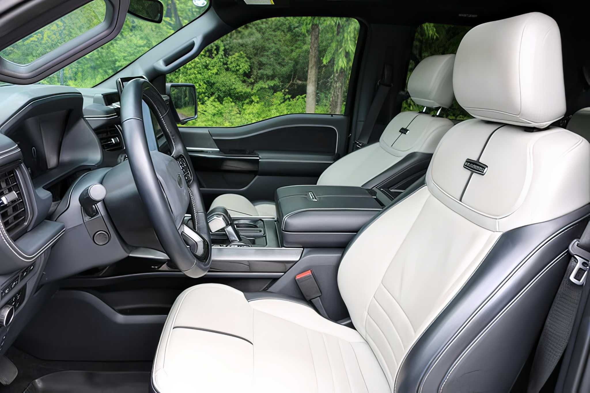 2023 Ford F-150 Lightning Platinum
