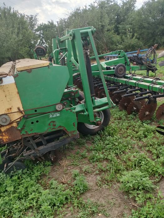 Продам севалку зернову