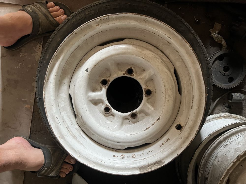 Продам диски на Волгу 24