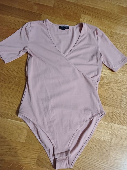 Жіночий боді на короткому рукаві