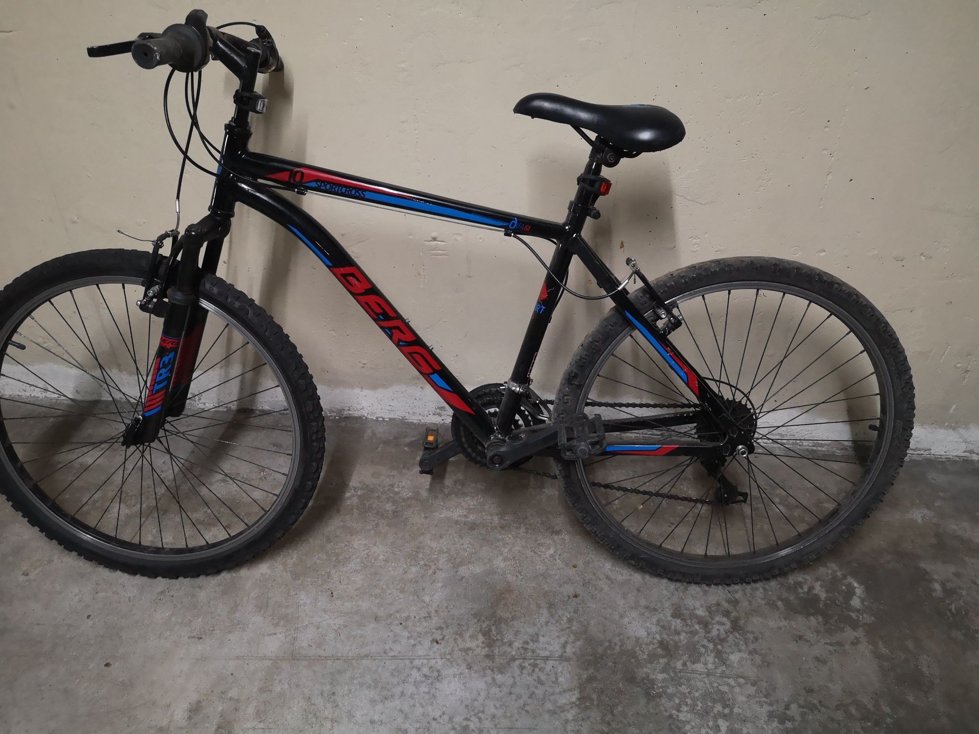 Vendo bicicleta em bom estado.