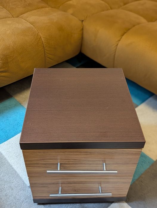 Łóżko 208 x 168 cm, solidne, szuflada na kółkach,  szafka nocna gratis