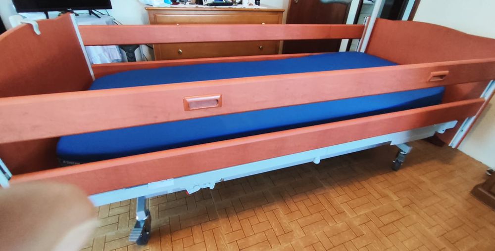 Cama hospitalar articulada elétrica