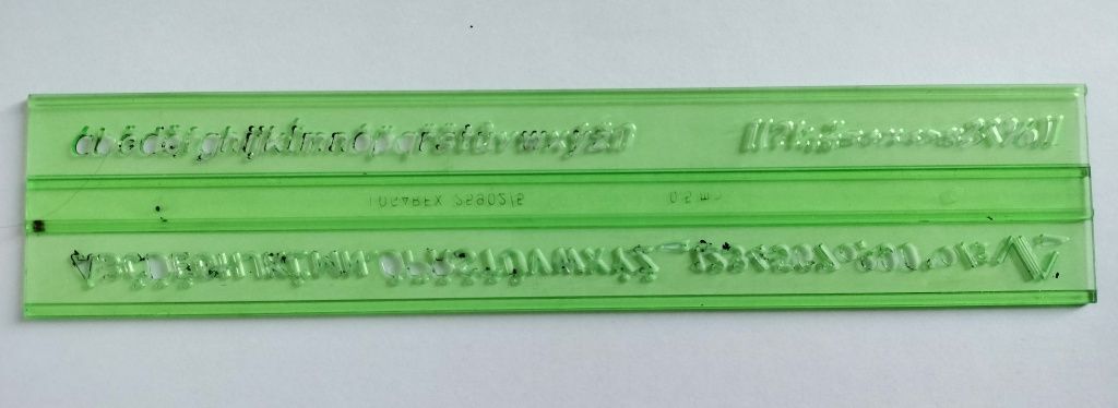 Szablon LOGAREX litery pochyłe 5 mm do rapitografów 0,5 mm