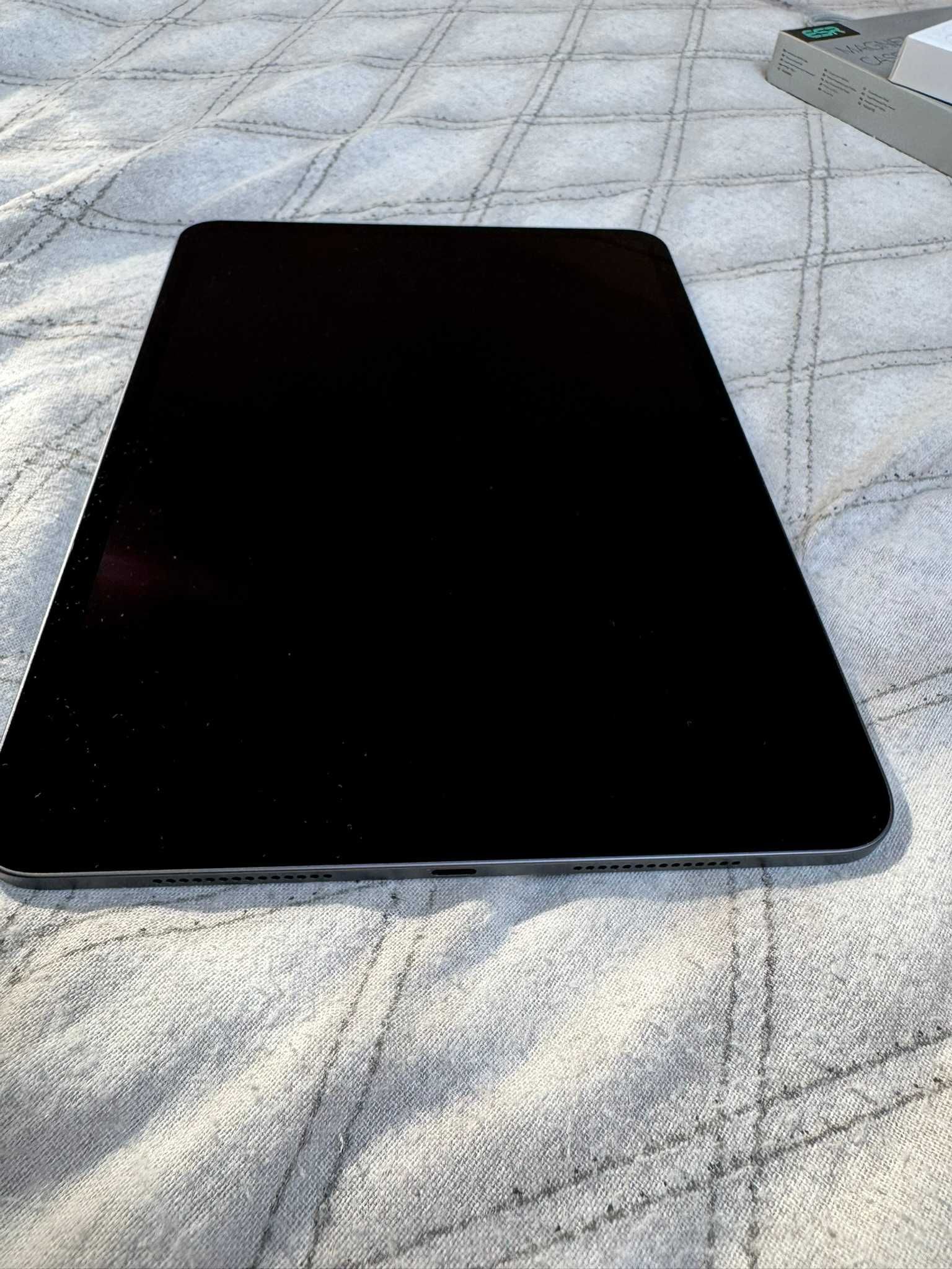 iPad 11 pro WiFi 256GB M4 + Case, Gwarancja