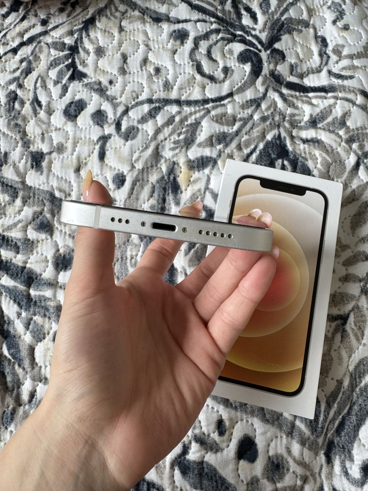Telefon Iphone 12 64GB bialy Apple
