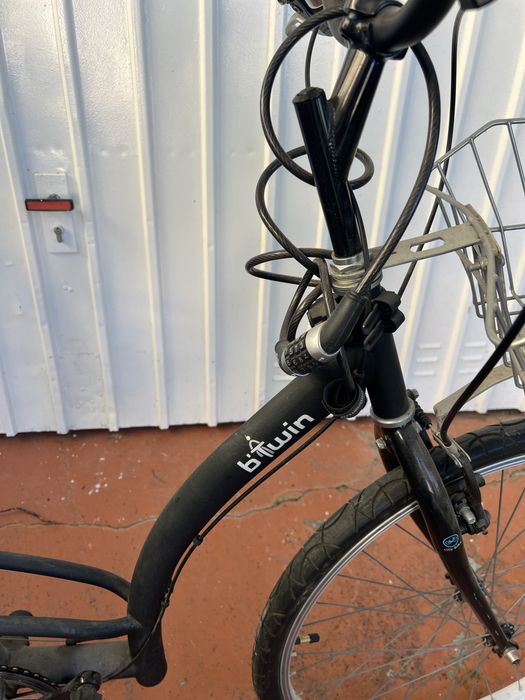 Bicicleta preta cidade