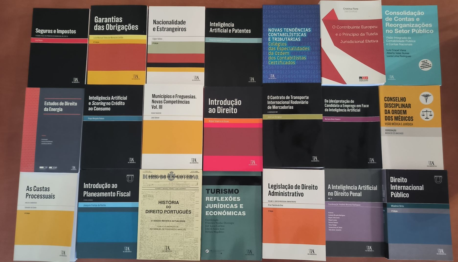 Livros de Direito desde 10 euros  (Ver descrição)