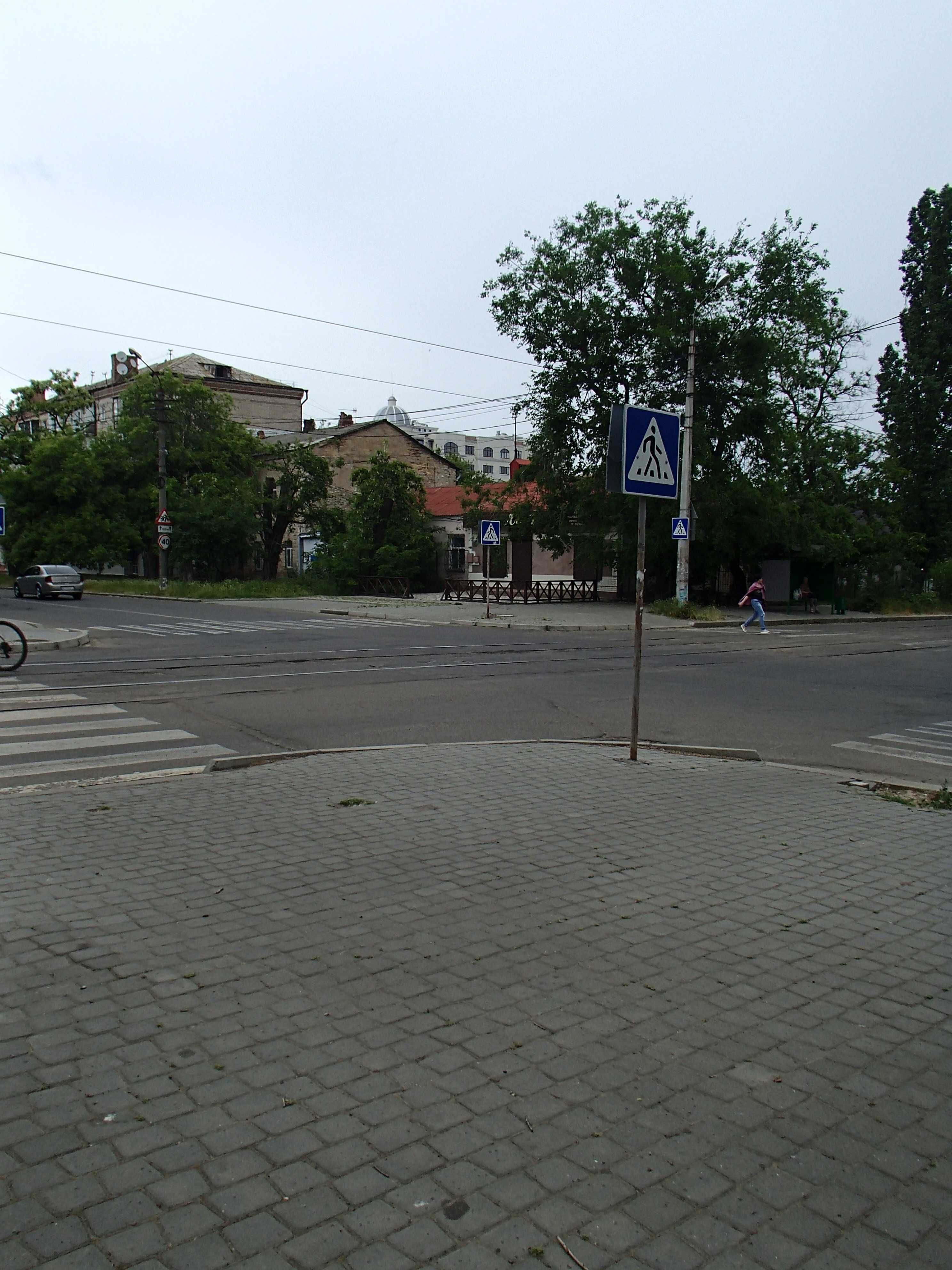 Продаю 1 квартиру в  центре жилкоп  ул .Корабелов ро-он Сказки