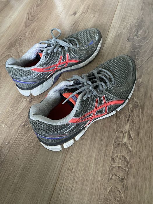 Buty asics żeńskie srebrno różowe stan dobry rozmiar 37 EU