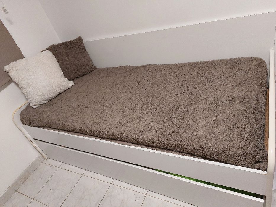 Cama dupla de solteiro, até domingo vendo por 80€