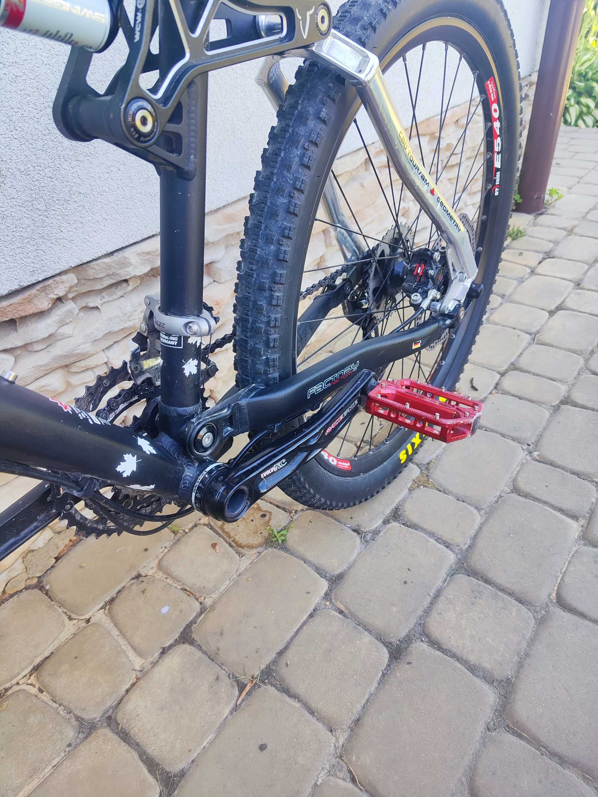 (finalna cena) Rower redbull factory full suspension stan świetny