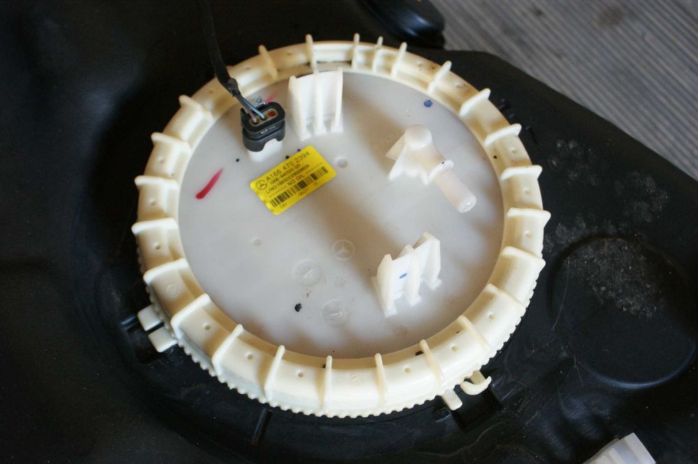 Mercedes ML W166 GL X166 GLE Zbiornik Pompa Paliwa Bak Komplet