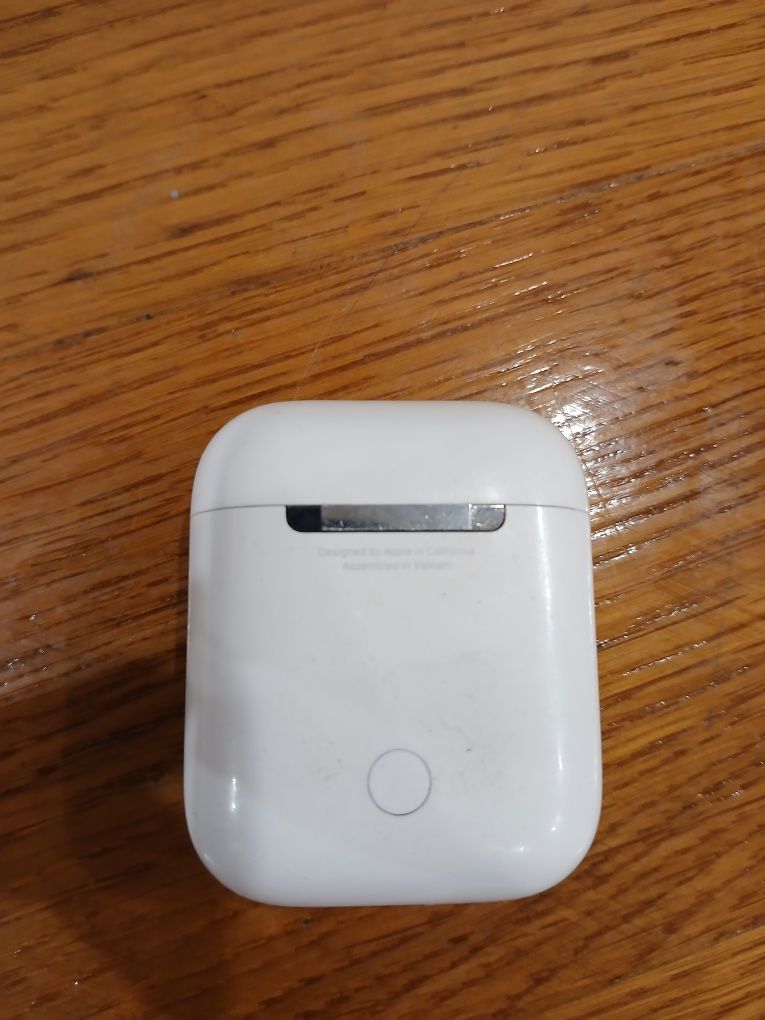 AirPods 2 в не робочам состоянии могу скинуть цену
